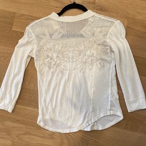Free people cream top with embroidered detail, size extra small